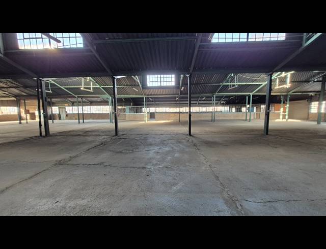 1,594M² FACTORY TO LET IN ANDERBOLT